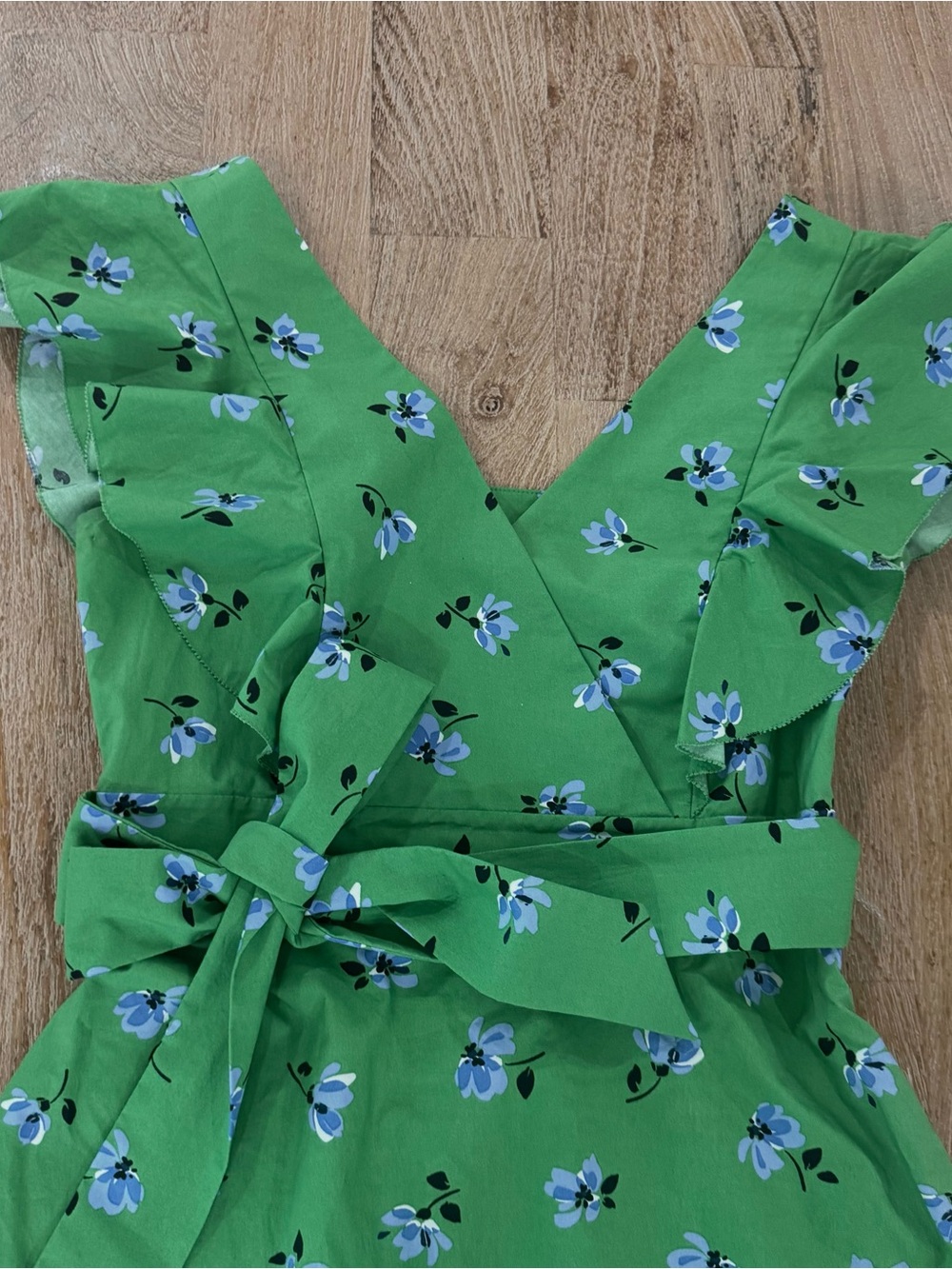 Kate Spade Green Floral Ruffle V-Neck Dress with tie belt size 2 - Picture 3 of 8